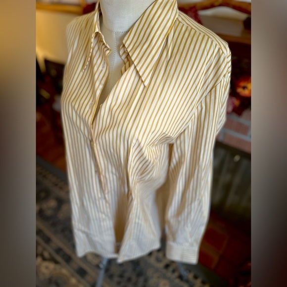 BANANA REPUBLIC GOLD AND WHITE BUTTON DOWN SHIRT - Picture 6 of 10